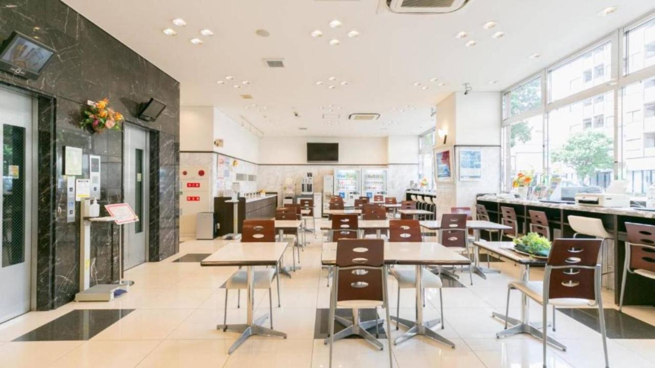 Toyoko Inn Nishitetsu Kurume Eki Higashi Guchi Buitenkant foto