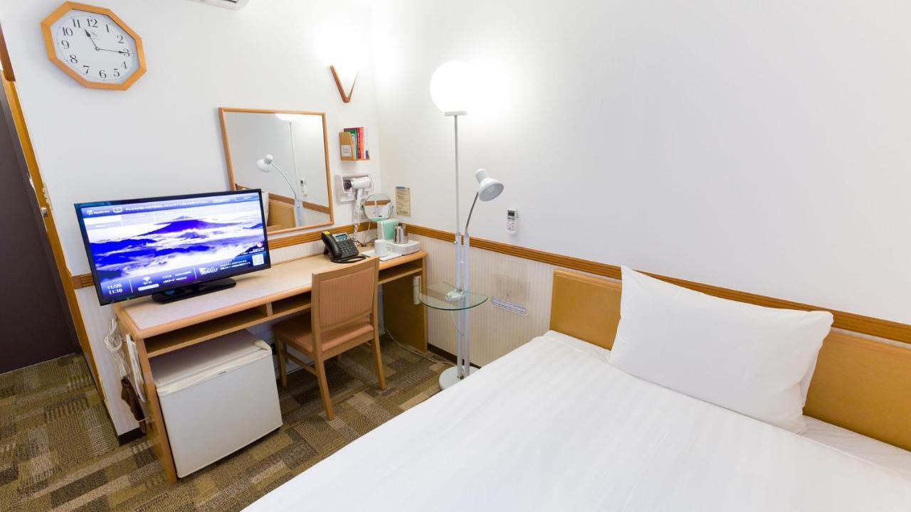 Toyoko Inn Nishitetsu Kurume Eki Higashi Guchi Buitenkant foto