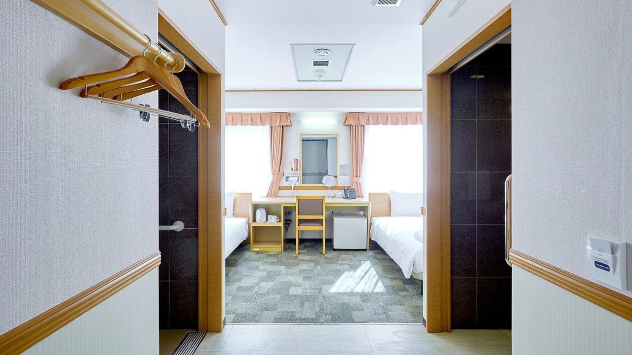 Toyoko Inn Nishitetsu Kurume Eki Higashi Guchi Buitenkant foto
